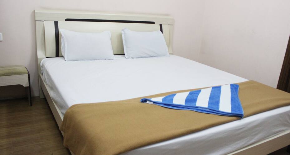 Royal Comfort Suites, Hyderabad 1